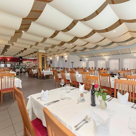 Restaurant Bric Dekani Exteriör bild